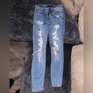 Aeropostale Ripped Cheeky Jegging